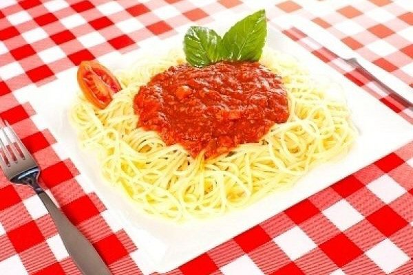 Dicas de cozinha SindBufê: Como não deixar o macarrão grudar na panela