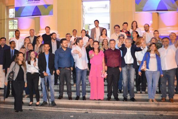 MinasCentro passa por reforma e grupo protesta em BH